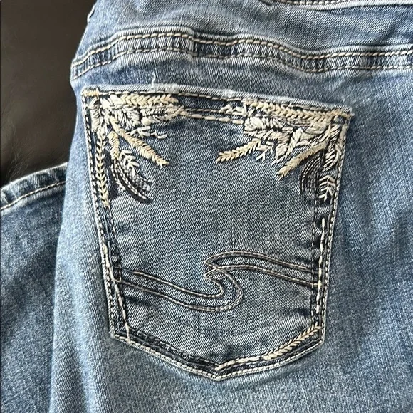 Silver Jeans Elyse Slim Boot - Picture 2 of 6